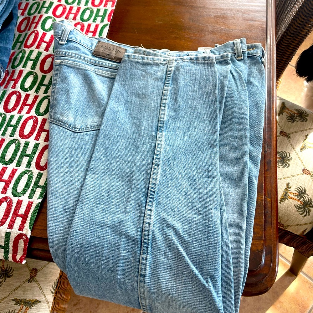 Blue jeans 44 x34 - stone wash color. Great condition!